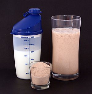 English: A chocolate-flavored multi-protein nu...